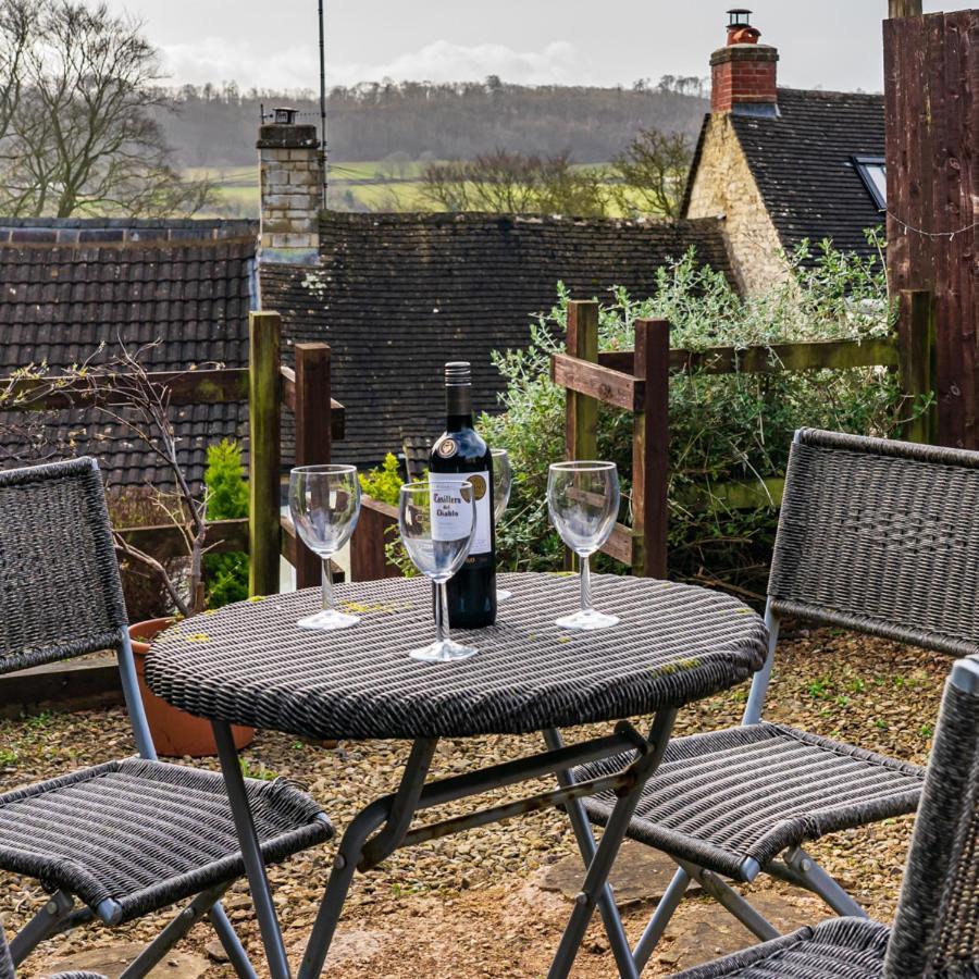 Teasel Cross Cottage, Painswick ストラウド エクステリア 写真