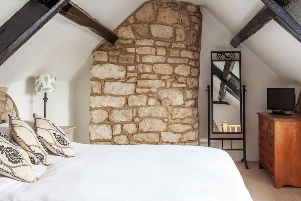 Teasel Cross Cottage, Painswick ストラウド エクステリア 写真